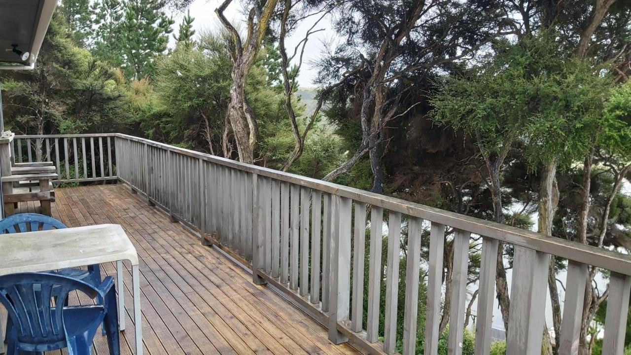 Tree House Lägenhet Taieri Mouth Exteriör bild